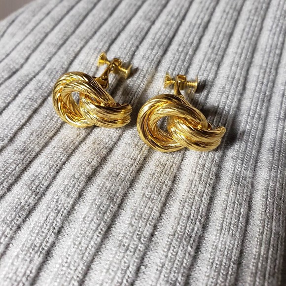 Napier Women's Gold Tone Clip on Screw Earrings - Preowned - Picture 1 of 7